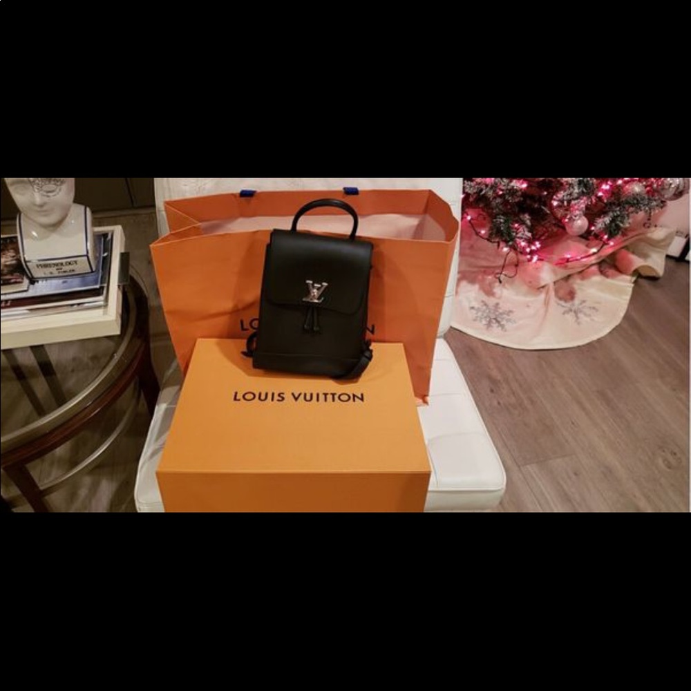 Louis Vuitton LOCK ME Bag - Picture 2 of 3